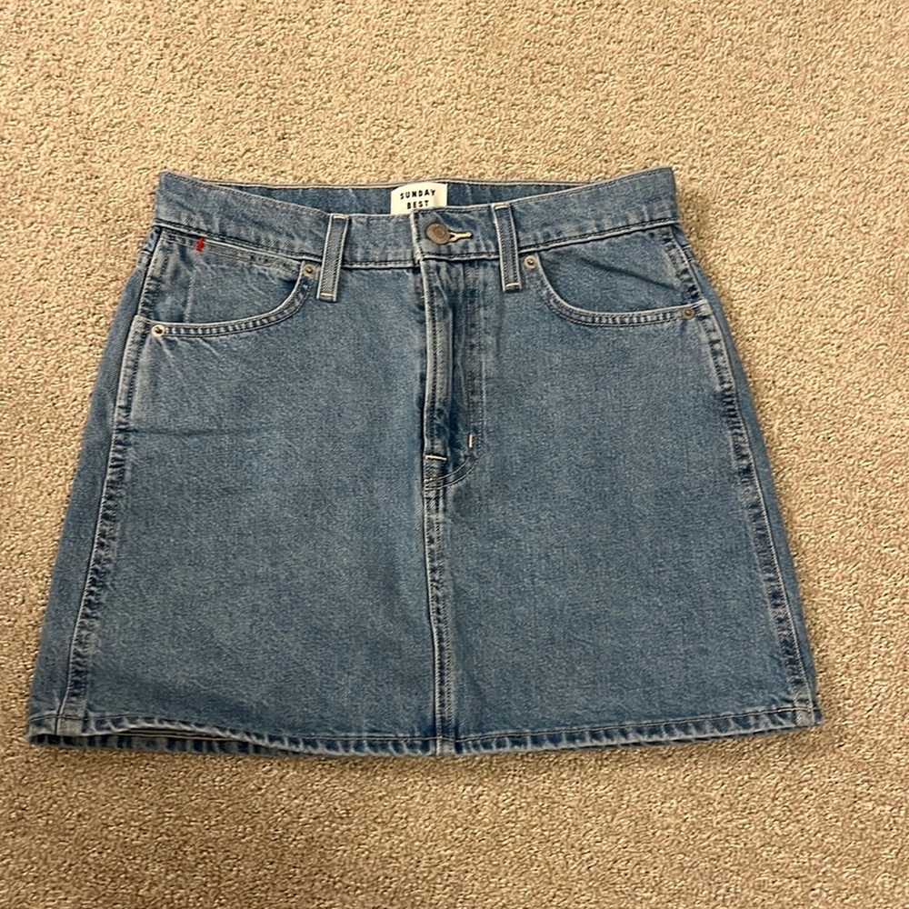 ARITZIA SUNDAY BEST BLUE JEAN SKIRT. NEVER WORN. SIZE: 25.
